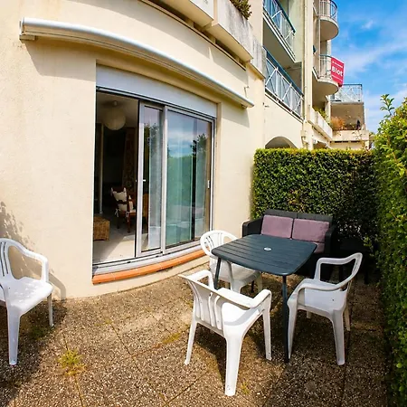 Apartamento With Terrace Swimming Pool And Parking